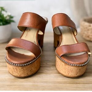 Michael Kors  Size 8. Elegant Tan Leather Platform Sandals